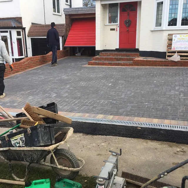 pavers chessington, surrey