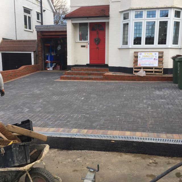 pavers chessington, surrey
