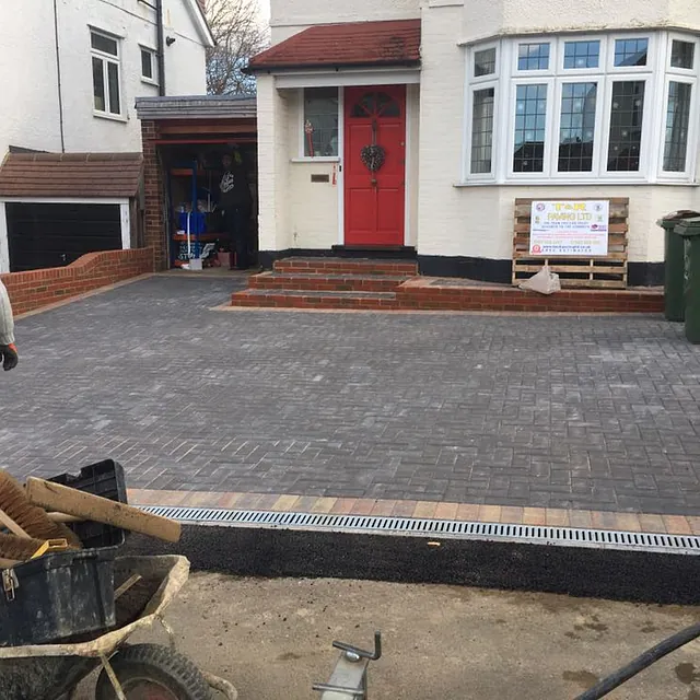 pavers chessington, surrey