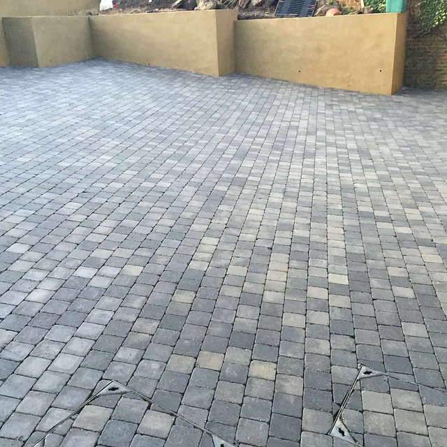 pavers chessington, surrey